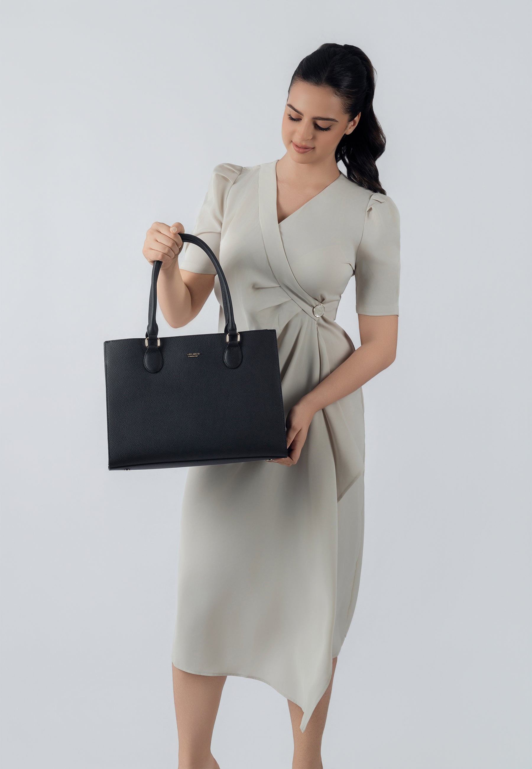 Annabelle Genuine Leather Handbag (Black)