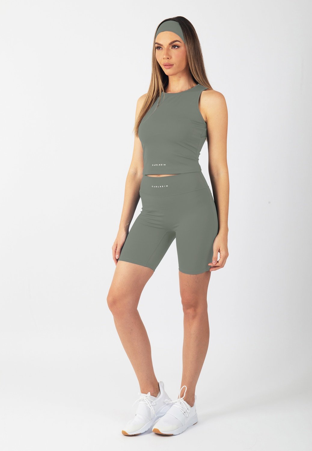 Serenita Shorts 8" (Stone Grey)