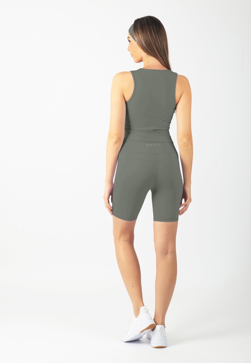 Serenita Shorts 8" (Stone Grey)