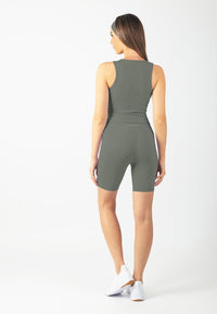 Serenita Shorts 8" (Stone Grey)